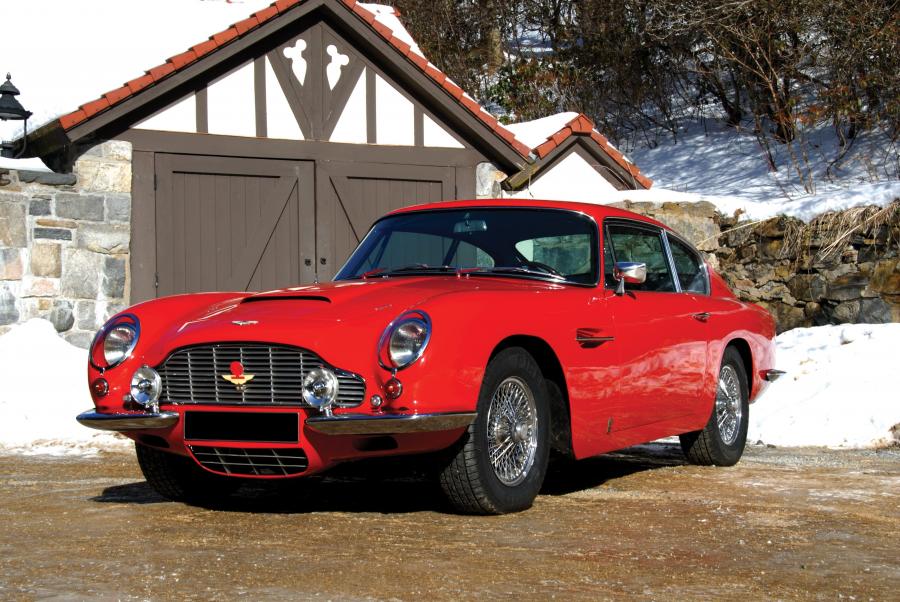  Aston Martin DB6 1966 года  (фото 1 из 8)